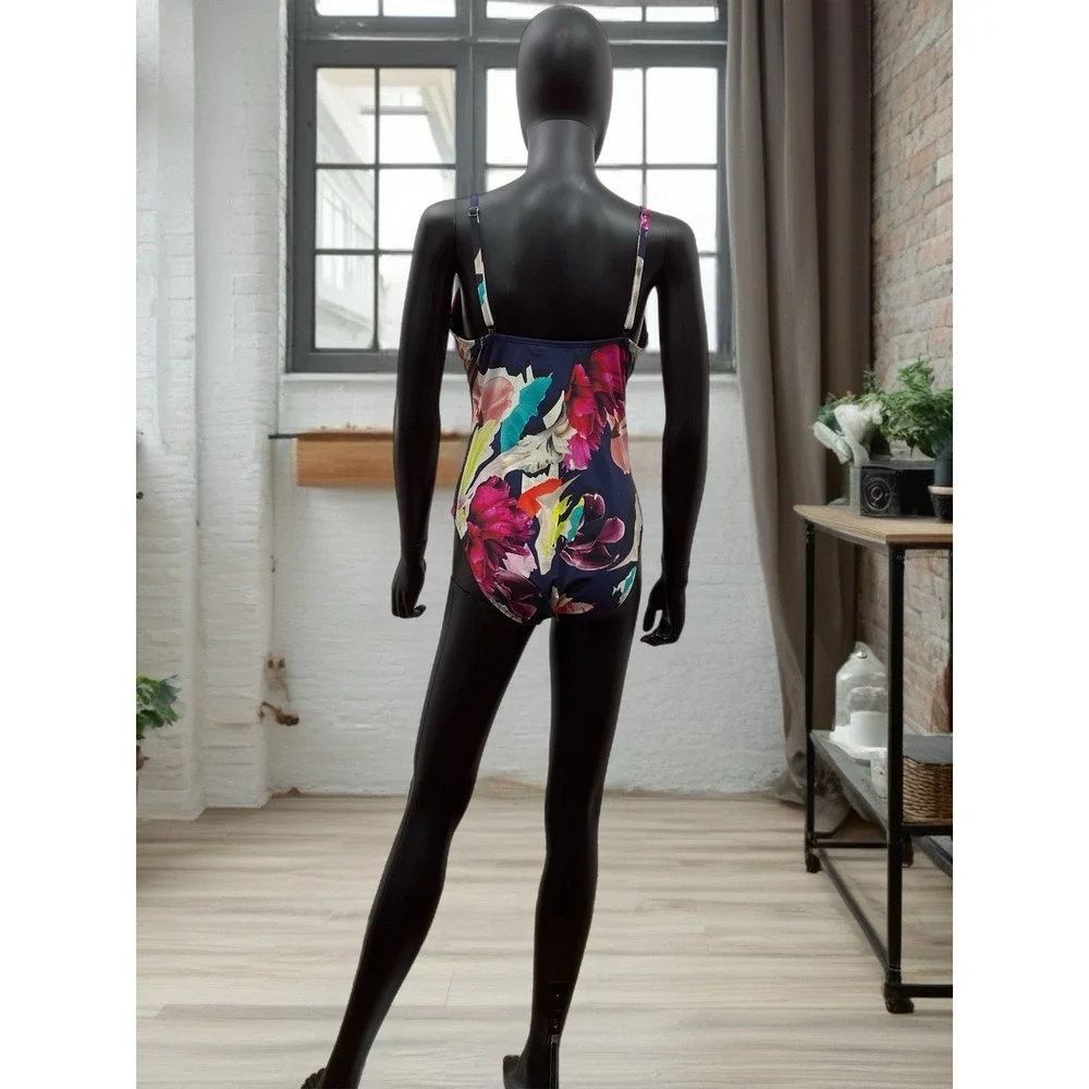Kenneth Cole Floral Cut-Out One Piece Swimsuit L Twist Front‎ Tropical Print